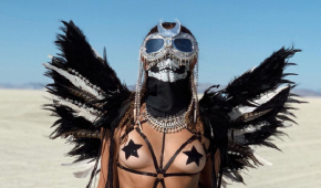 Щасливі та майже оголені. Найгарячіші учасниці Burning Man 2019 у фото з Instagram