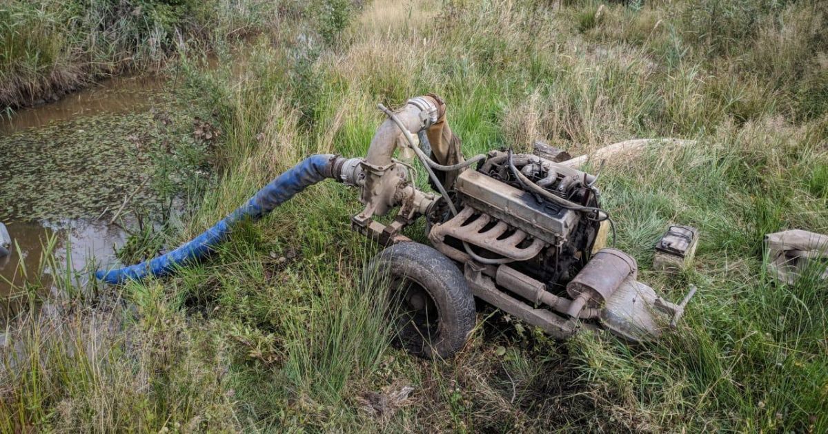 Вибухи, постріли та димова завіса: у Рівненській області затримували нелегальних бурштинокопачів