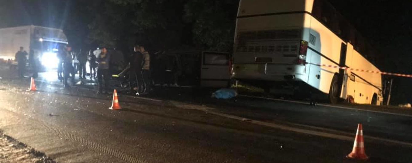 Автобус с детьми попал в ДТП на Львовщине: медики рассказали о состоянии пострадавших
