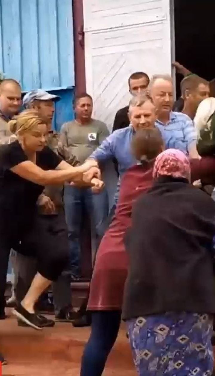 У селі на Рівненщині сталася масова бійка за церкву