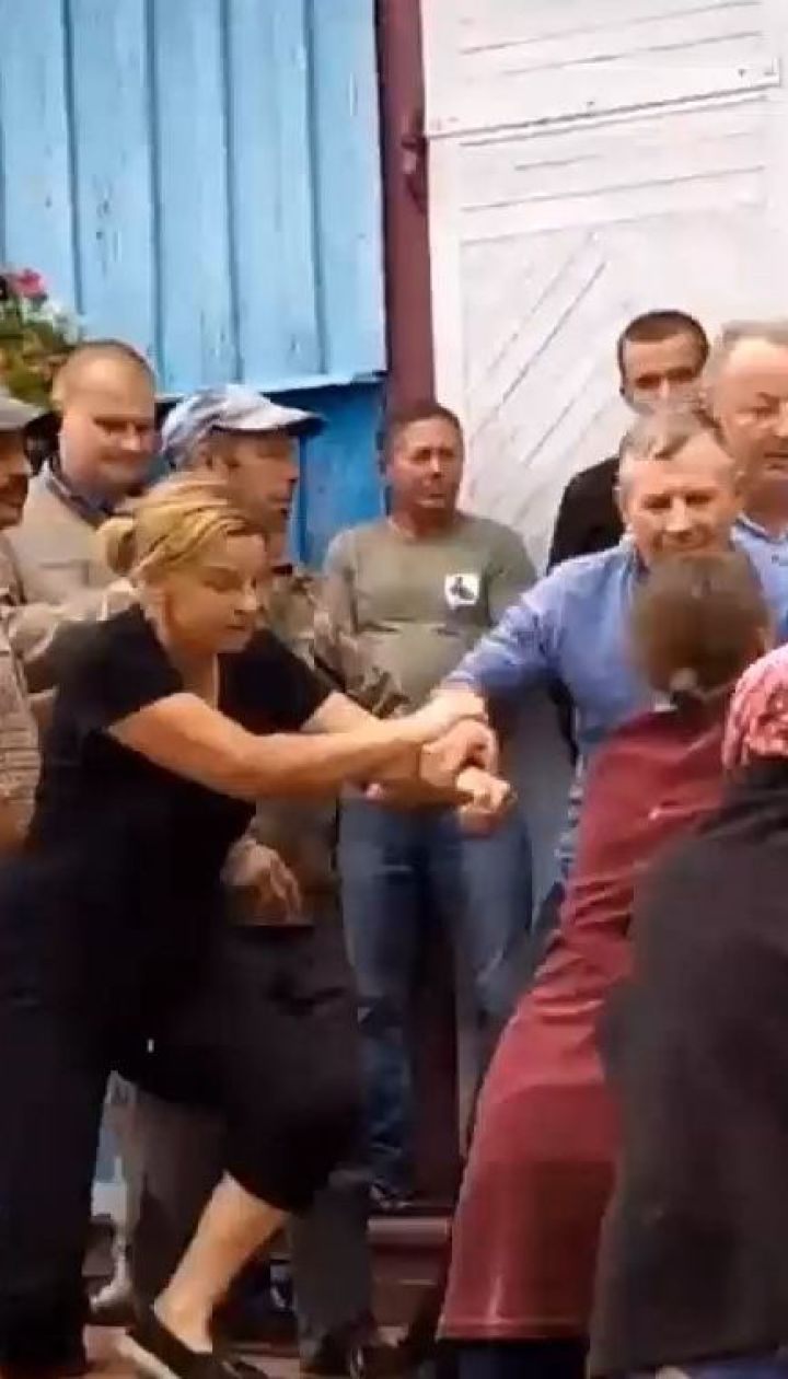 В селе на Ровенщине произошла массовая драка за церковь