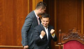 Радощі Зеленського і задумливий Вакарчук. Голосування за зняття недоторканності у фотогалереї