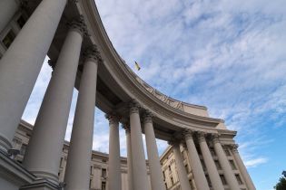 У МЗС відреагували на інцидент із затриманими українцями в аеропорту Афін