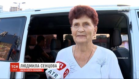 Олег Сенцов зустрівся із рідними