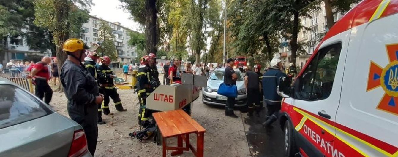 В Киеве горела квартира на девятом этаже: погиб человек