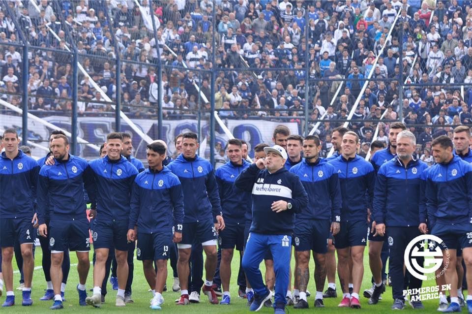Марадона у Хімнасії_1