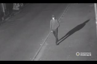 Покушение на тернопольского ректора: полиция обнародовала видео с подозреваемым