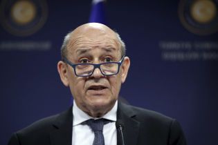 Голова МЗС Франції оголосив про бажання відновити "плідну роботу" з Росією