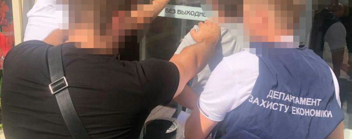 На Николаевщине депутата горсовета задержали на взятке в 15 тыс. долларов