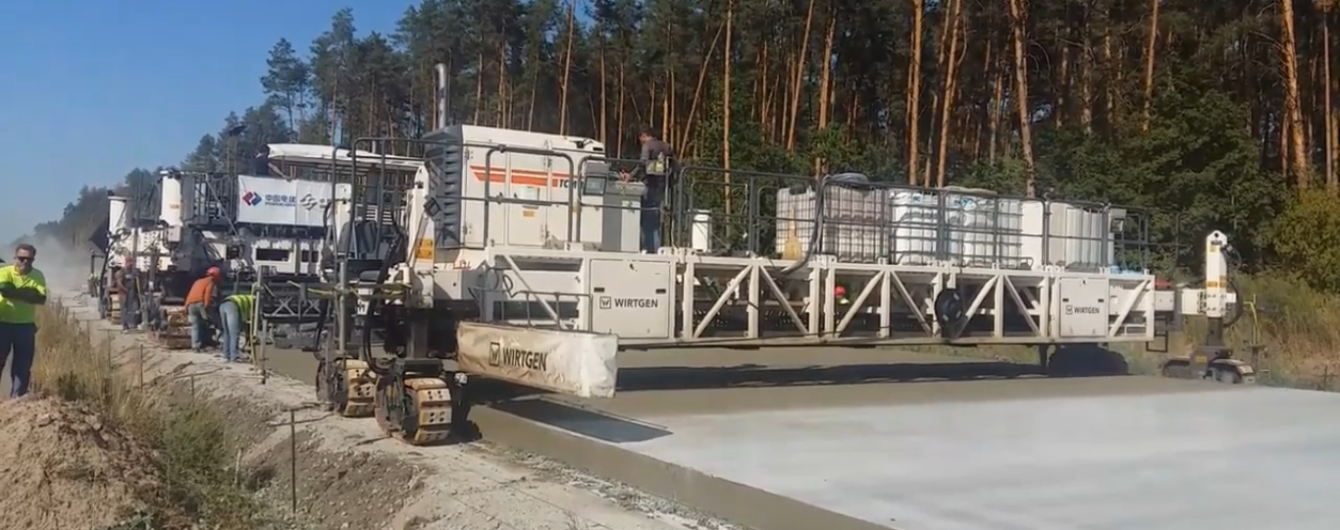 Строительство бетонки в объезд Житомира показали на видео