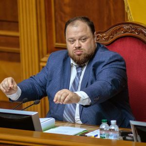 Стефанчук вернет с зарплаты деньги за аренду квартиры у тещи