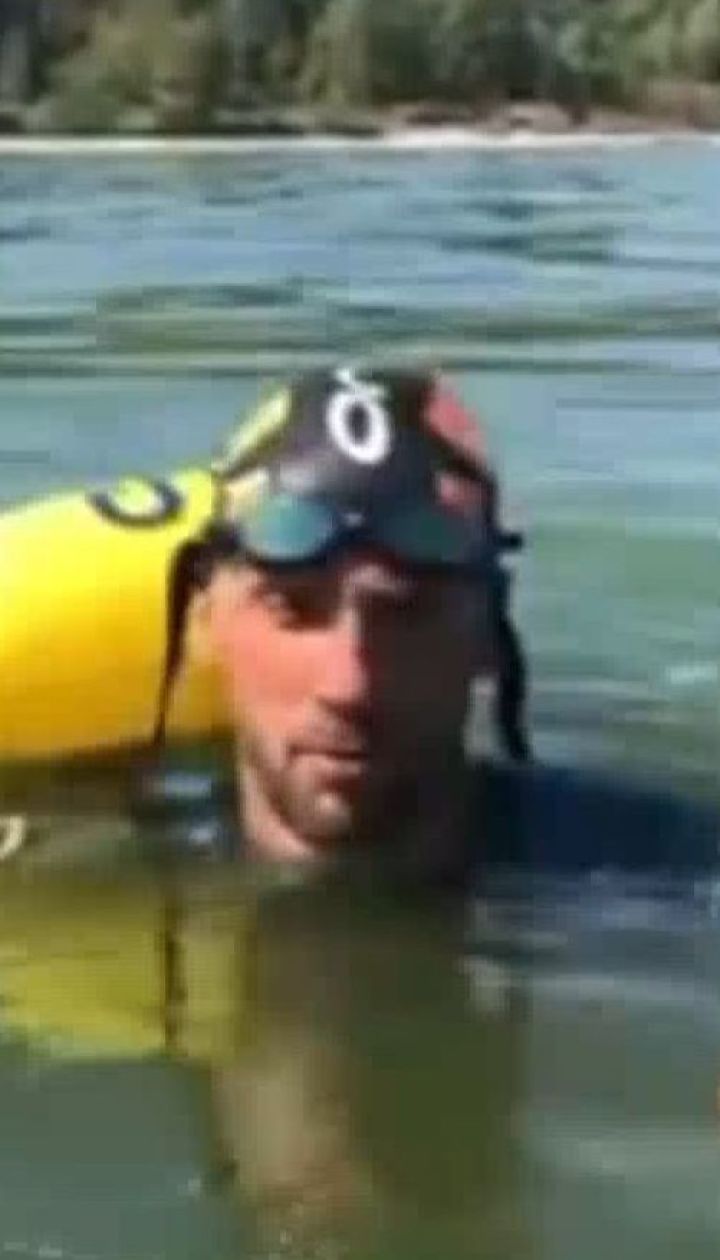 По Днепру через всю страну проплыл 29-летний Михаил Романишин