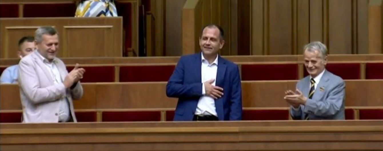 Освобожденный политзаключенный Балух пришел в Раду