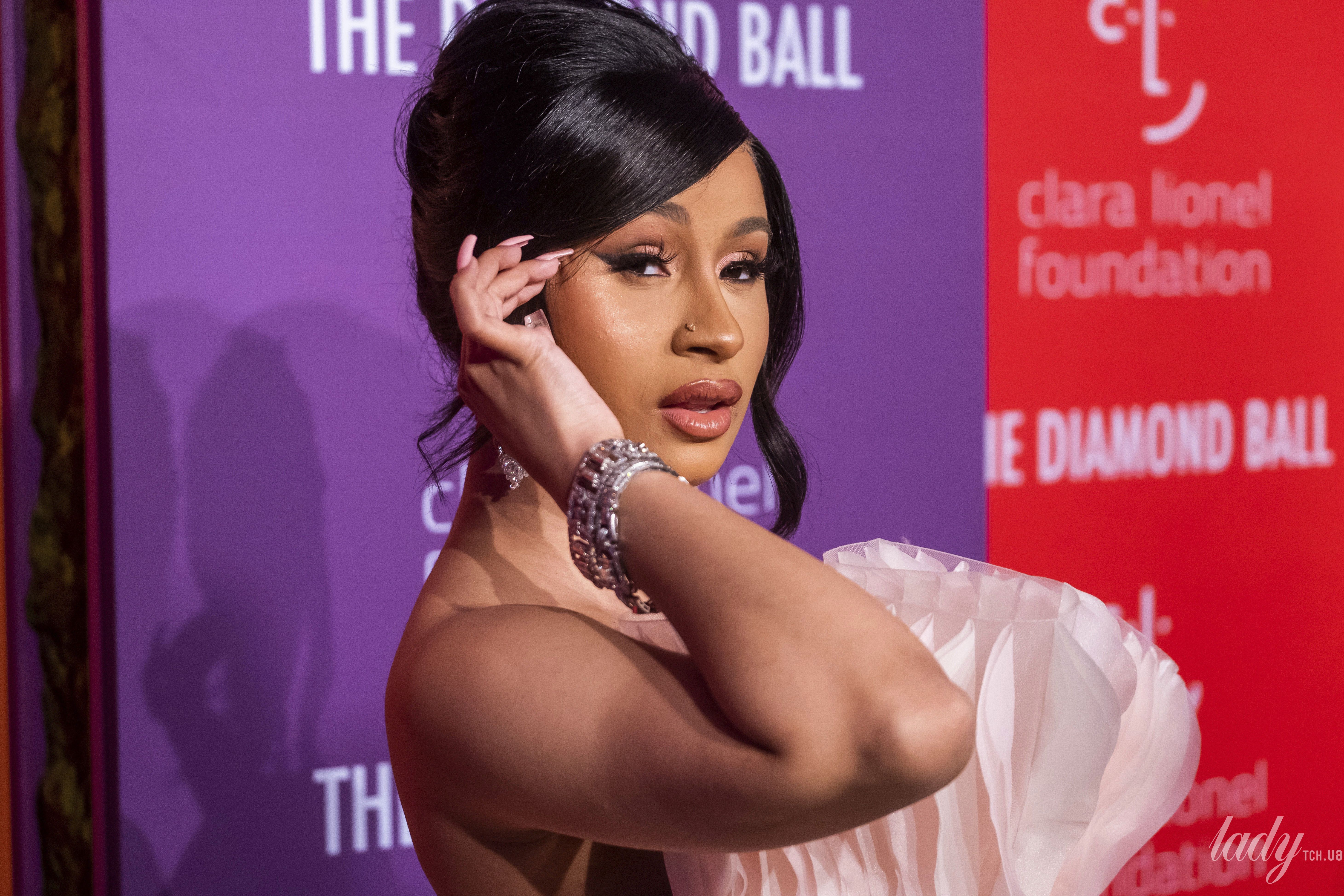 Cardi B_1