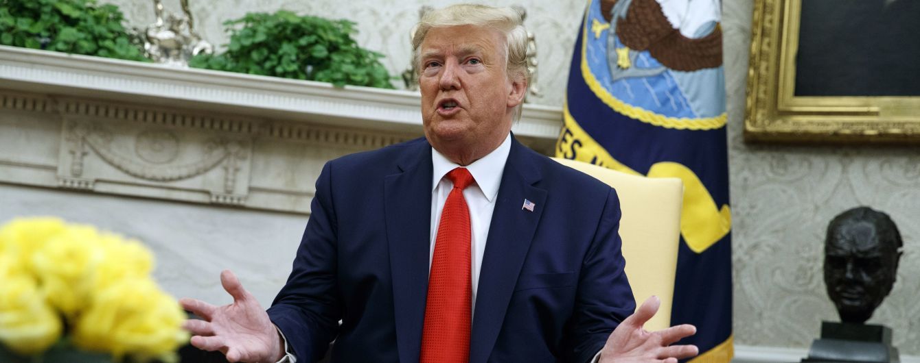 Американський розвідник написав донос на Трампа. ЗМІ підозрюють, що йдеться про "тривожну обіцянку" щодо України. Головне про скандал у США