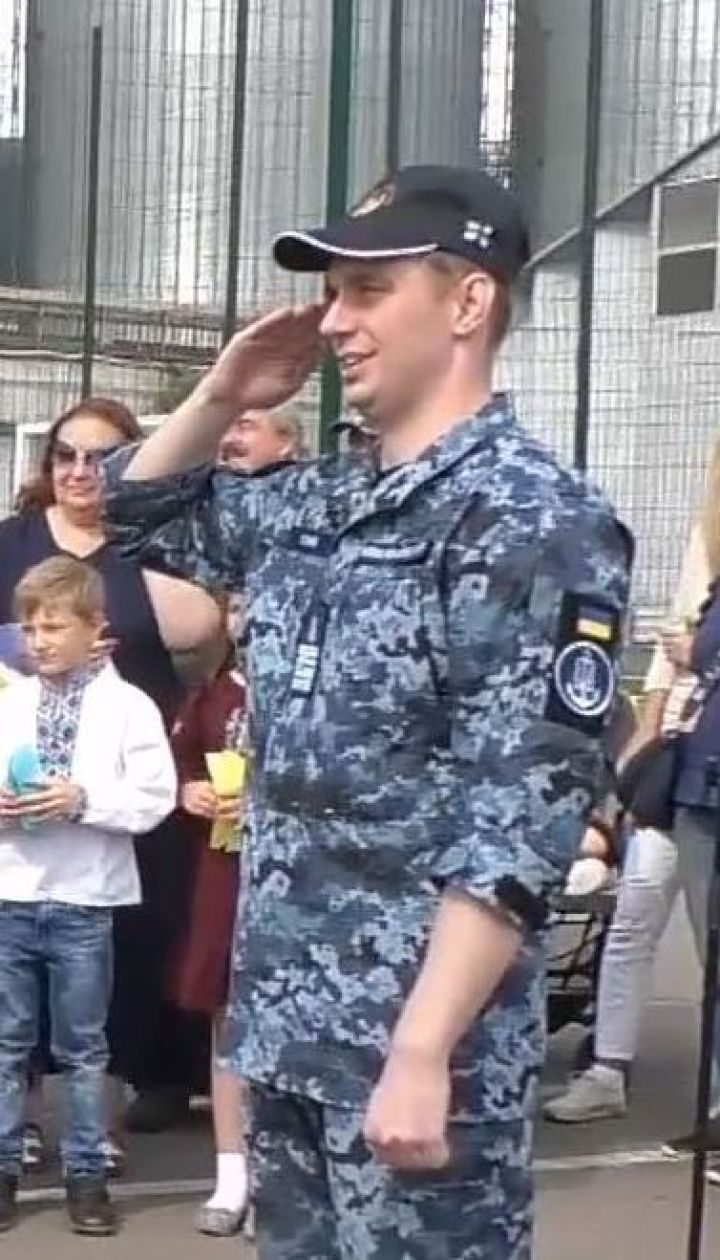 Звільнені з російського полону моряки повернулися в Одесу
