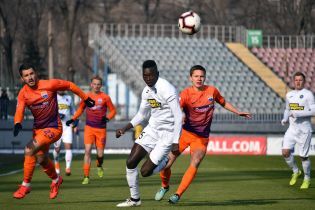 "Олимпик" под руководством экс-тренера "Динамо" расписал ничью с "Мариуполем"