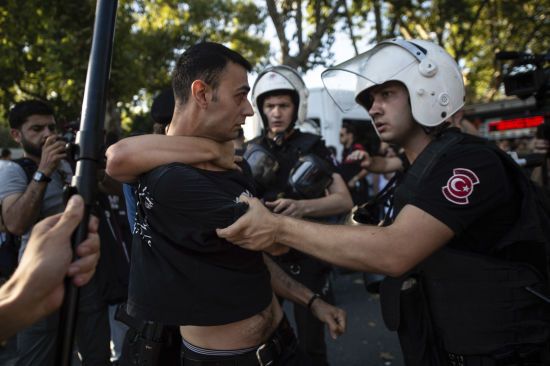 Турецька влада арештовує сотні людей через причетність до путчу
