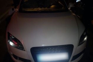 В Харькове девушка на кабриолете наехала на четырех человек