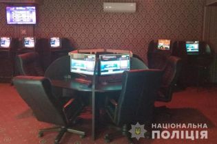 Полиция Запорожья обнаружила десять нелегальных игорных заведений, замаскированных под лотерею