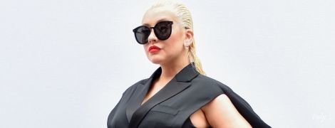 Це повний провал: Крістіна Агілера приїхала на модне шоу в дуже невдалому вбранні