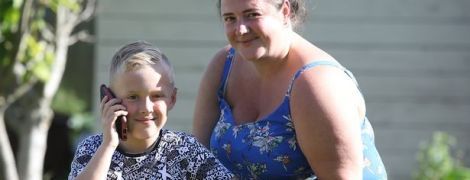 В Великобритании восьмилетний мальчик спас от смерти задыхающуюся маму