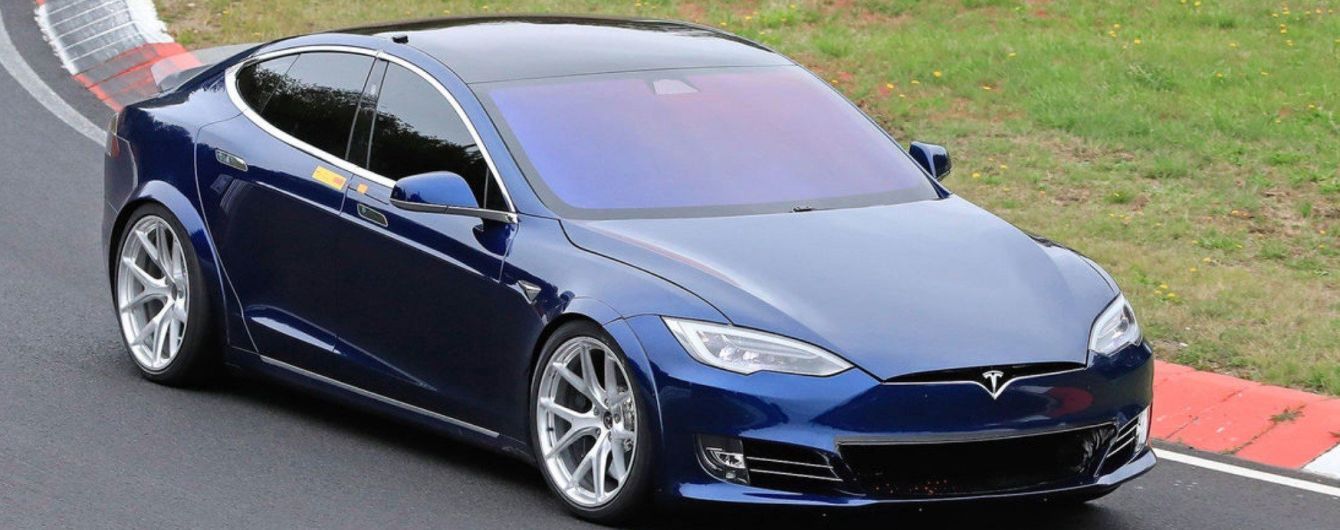 Tesla побила рекорд Porsche Taycan на Нюрбургринзі – свідок