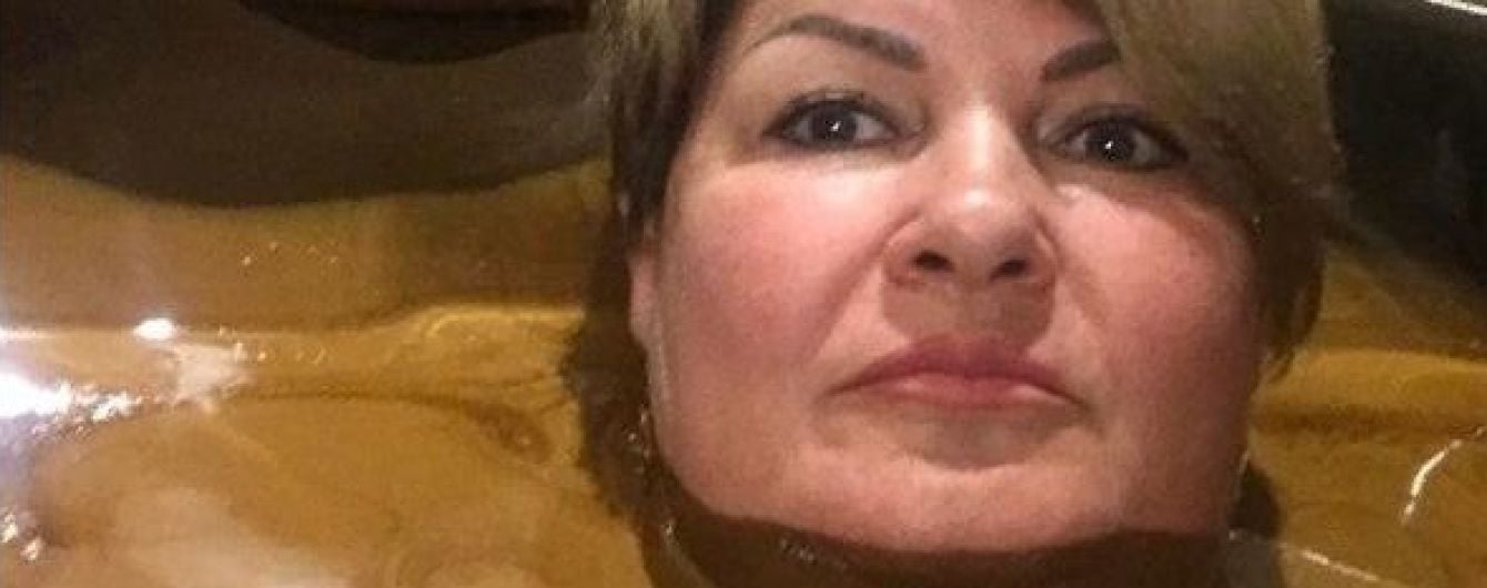 "Потрібно жити скромніше": через фото в шоколадній ванні губернатор з РФ влаштує радниці перевірку