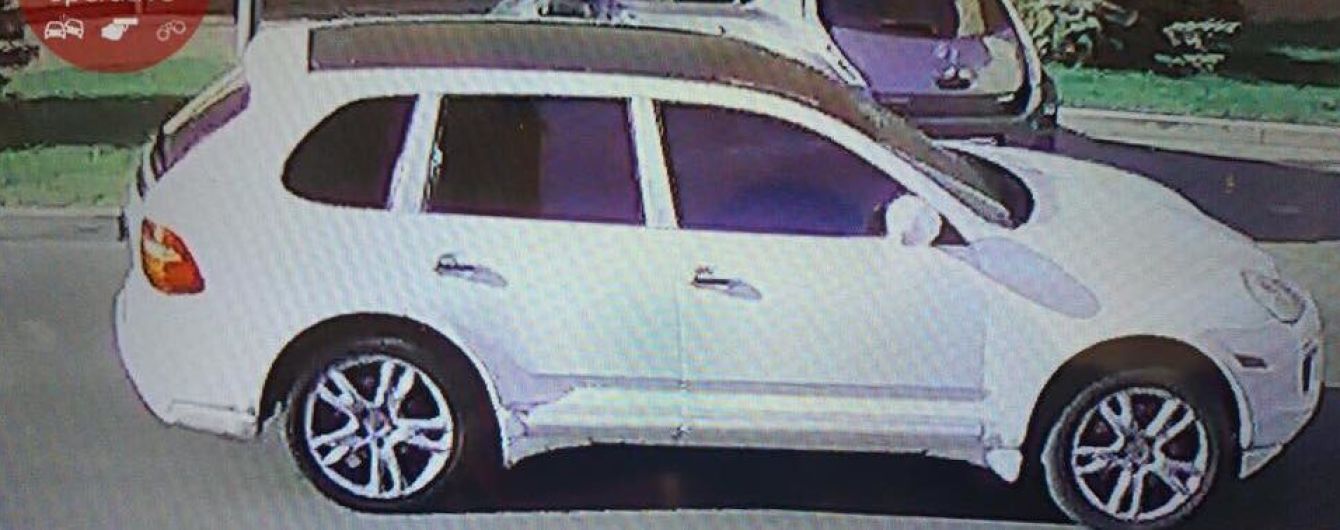 У Києві невідомі пограбували пункт обміну і втекли на Porsche
