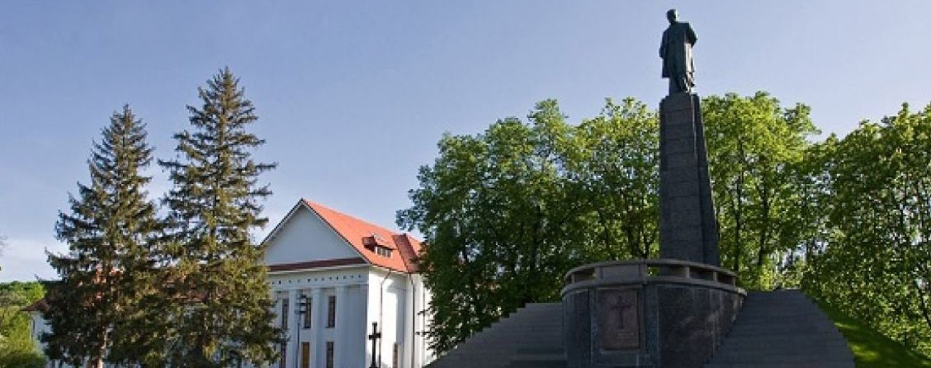В музее Тараса Шевченко в Каневе появилось "Заповит" шрифтом Брайля