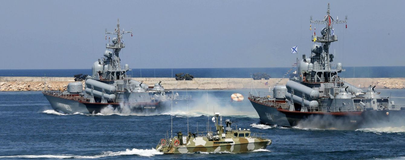 Росія проводить в Криму міжвидові військові навчання: у море вийшли бойові кораблі