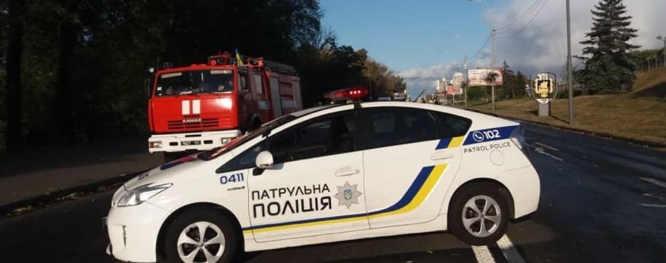 Замінування моста Метро у Києві: невідомий влаштував стрілянину і погрожує вибухом - поліція