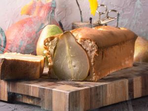 Творожный кекс с карамелизированной грушей