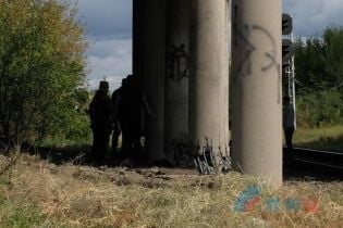 В оккупированном Луганске произошел мощный взрыв под автомобильным мостом