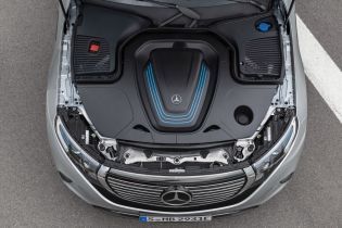 Mercedes запустил производство батарей в Таиланде