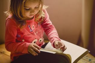 Відомий український художник презентував на 26 BookForum у Львові унікальний кириличний шрифт для осіб з дислексією