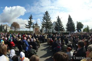 На Виннитчине более 3 тыс. католиков прошли крестным ходом за традиционные семейные уенности