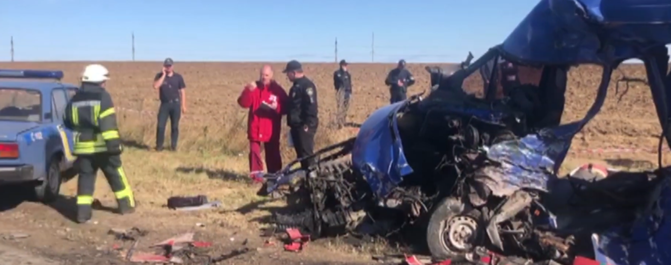 В Одесской области объявят траур по девяти погибшим в жуткой аварии на трассе