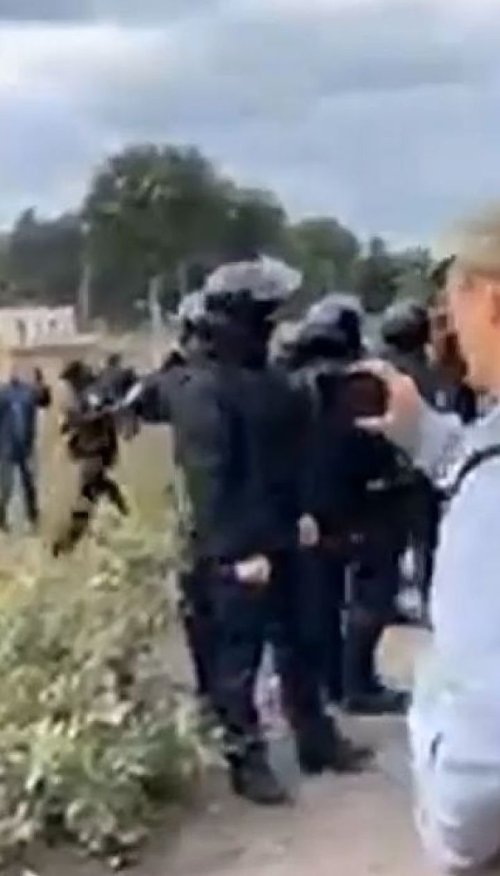 На Львовщине полиция разогнала активистов, которые блокировали вагоны с углем