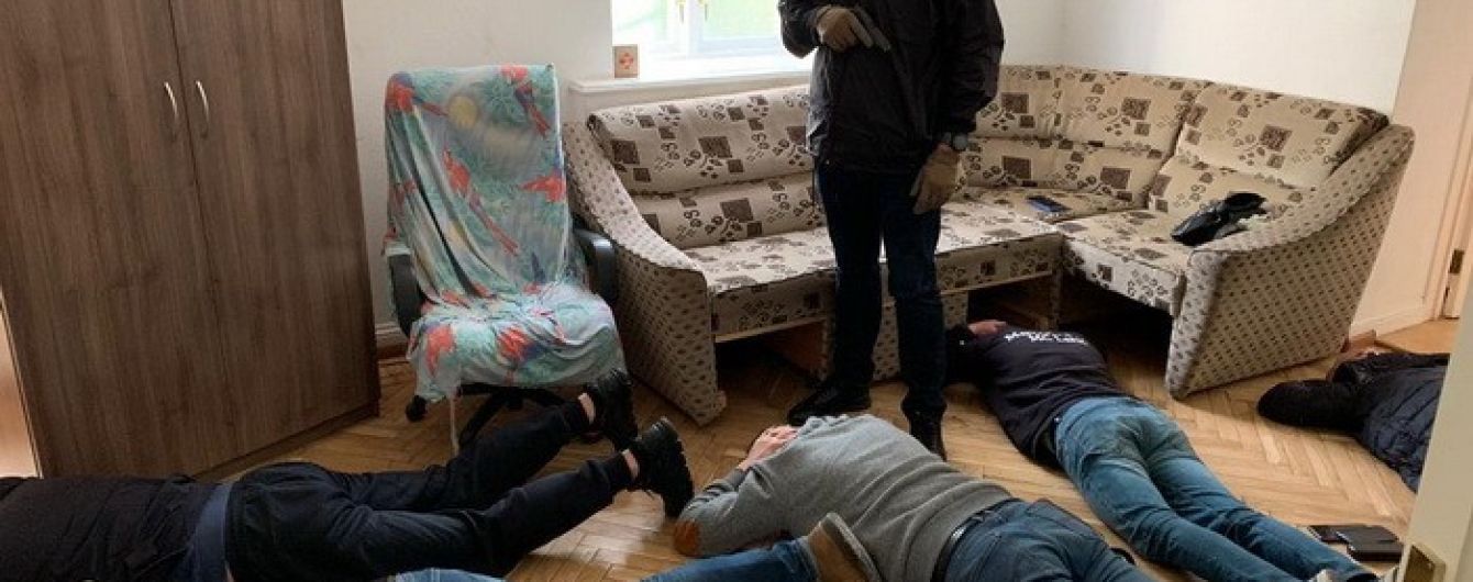 В Киеве разоблачили конвертцентр, который "отмывал" более миллиарда гривен в год