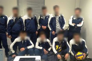 В Греции задержали десятерых сирийцев-нелегалов, которые выдавали себя за украинскую волейбольную команду