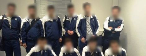 В Греції затримали десятьох сирійців-нелегалів, які видавали себе за українську волейбольну команду