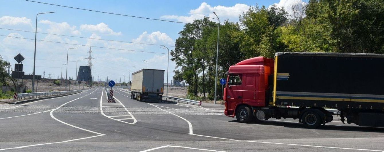 Зеленский подписал законы о строительстве дорог за деньги со штрафов