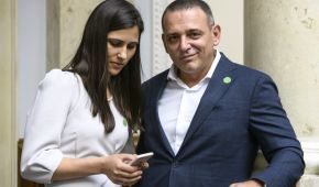 Нардеп від "Слуги народу" оскаржив закон про українську мову, бо він "дискримінує російськомовних"
