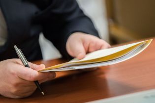 Кабмин передал на рассмотрение нардепам изменения в госбюджет-2019. Как перераспределили государственные деньги