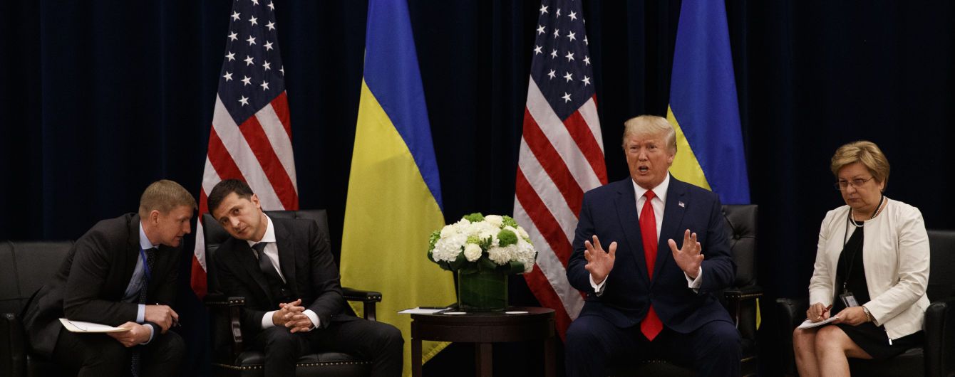 Зеленский чувствовал давление со стороны Трампа еще до скандального телефонного разговора – AP