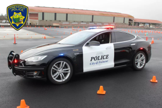В Америке полицейская Tesla разрядилась прямо во время погони