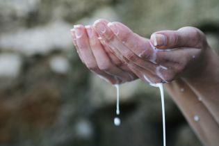 Ученые узнали, что лучше всего утолит жажду. Это не вода
