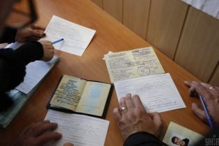 В правительстве подробно объяснили, какая судьба ждет справки