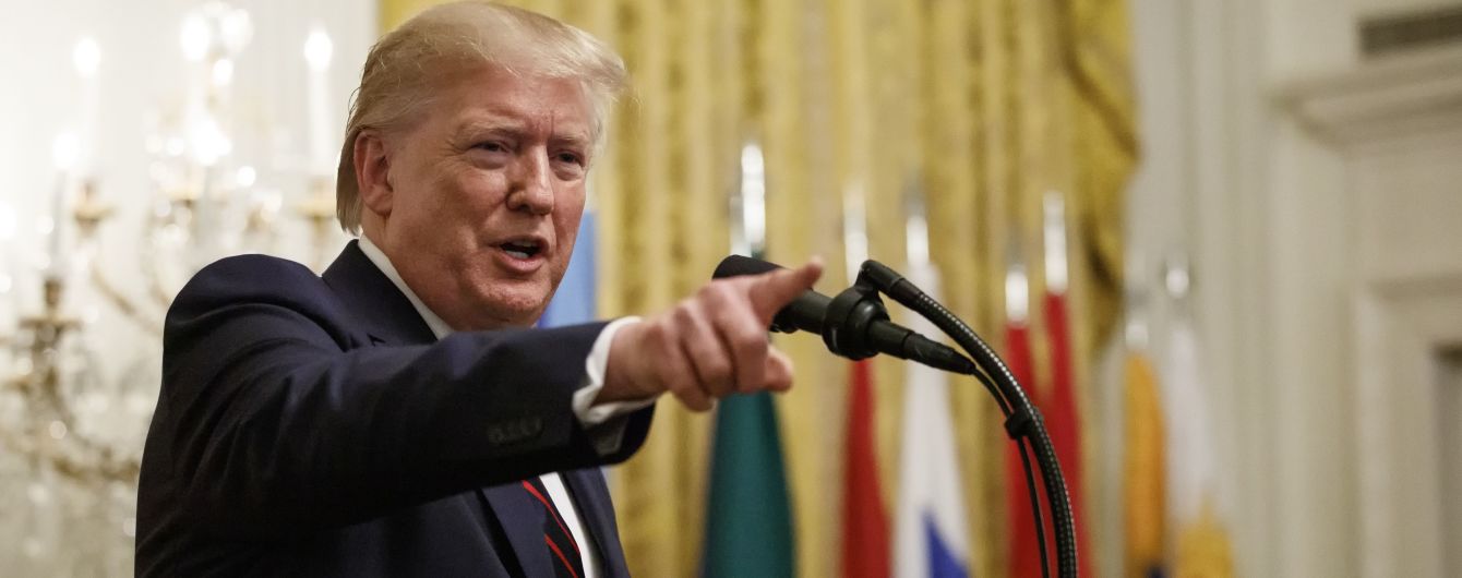 "Украинский" скандал в США: Трамп пригрозил руководителю комитета по разведке арестом за госизмену